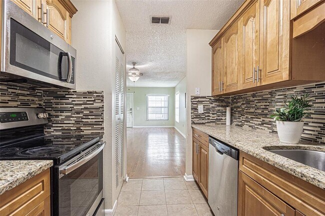 Photo - 13608 S Village Dr