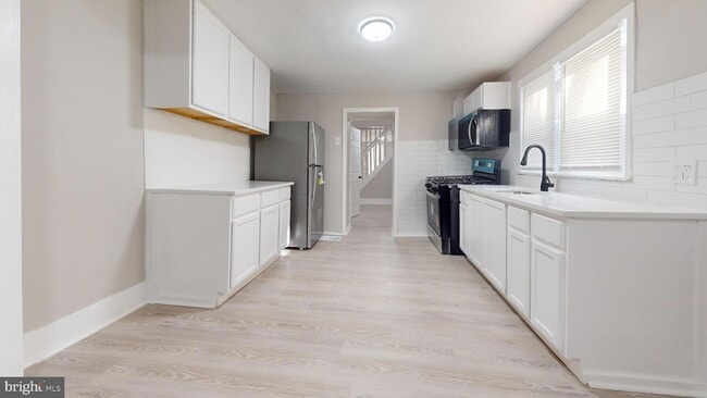Building Photo - 6307 Saybrook Ave Rental