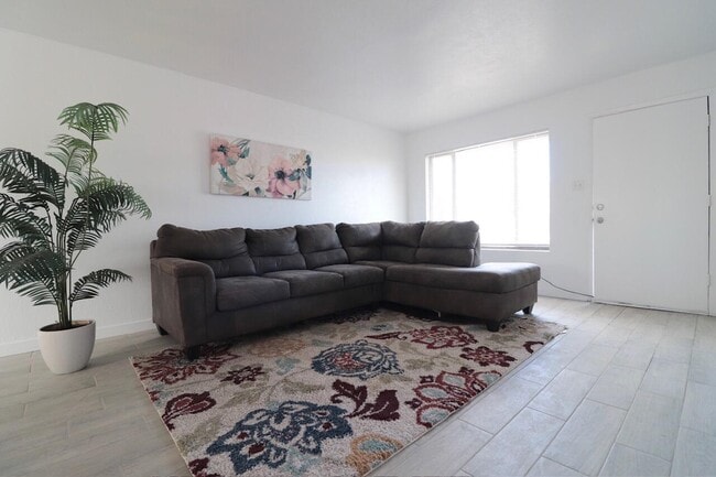 Photo - 1123 Betts St NE
