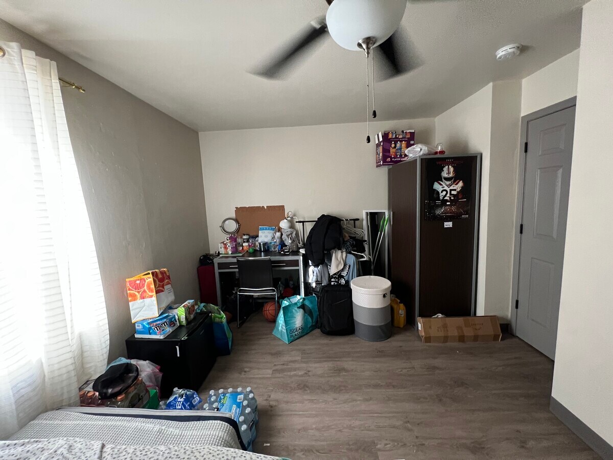 Photo - 515 Hunt Club Rd