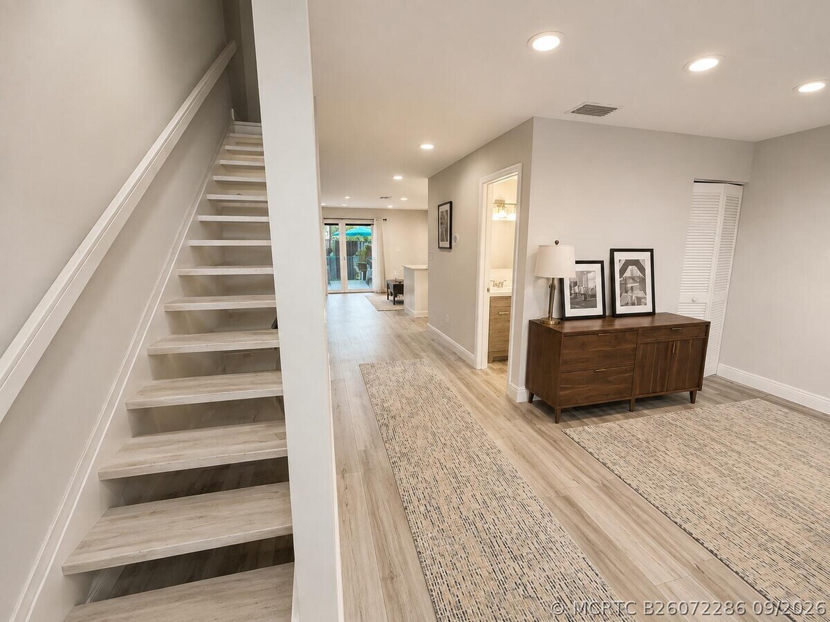 Photo - 3900 NE 18th Ave