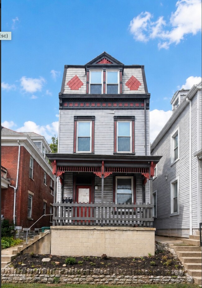 Building Photo - 2325 Stratford Ave Unit 1