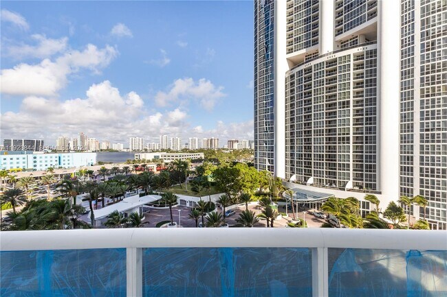 Photo - 18101 Collins Ave Unit 906