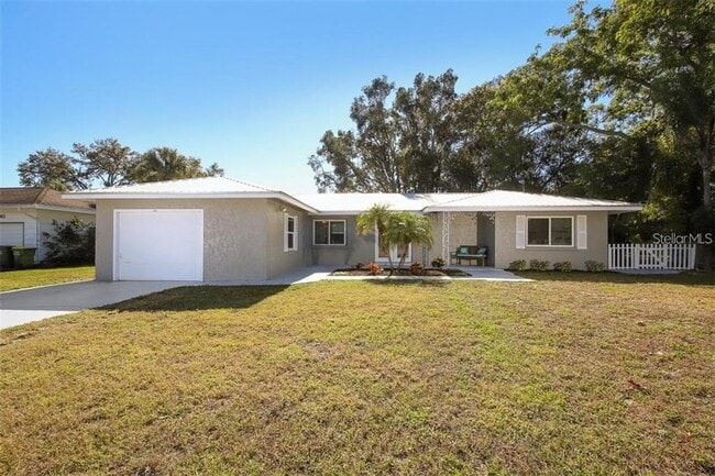 Photo - 2060 Sunnyside Pl
