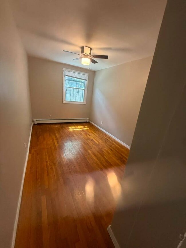 Photo - 10106 Avenue K