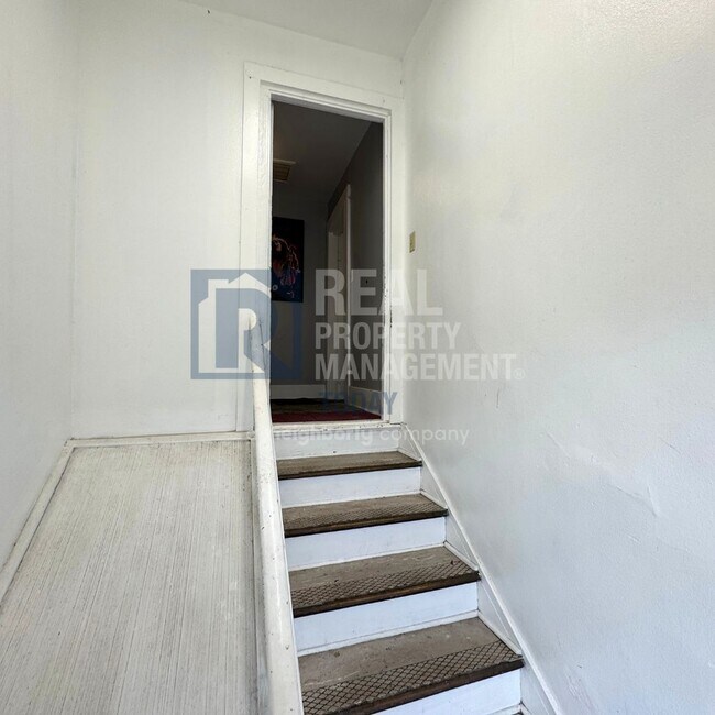 Photo - Calvin - 1651 (Cascade Group) Unidad B