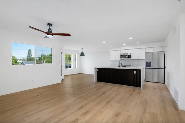 Photo - Hamilton Unidad C