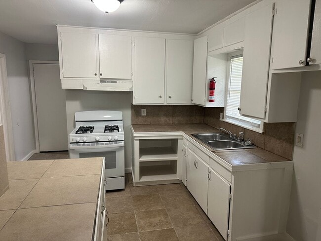Photo - 2748 Woodside Dr