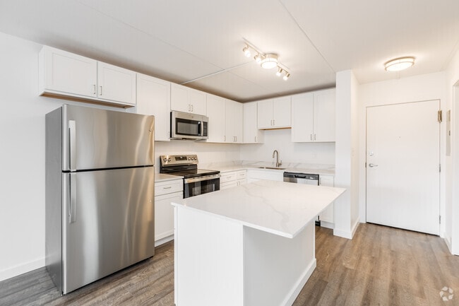 Interior Photo - The Racquet Club Apartments