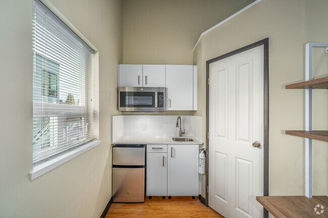 Estudio de esquina de lujo - 175 pies cuadrados - Sophie