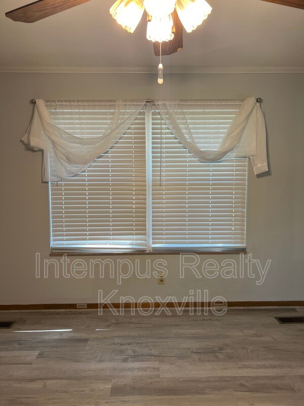 Photo - 5801 Ridgewood Rd