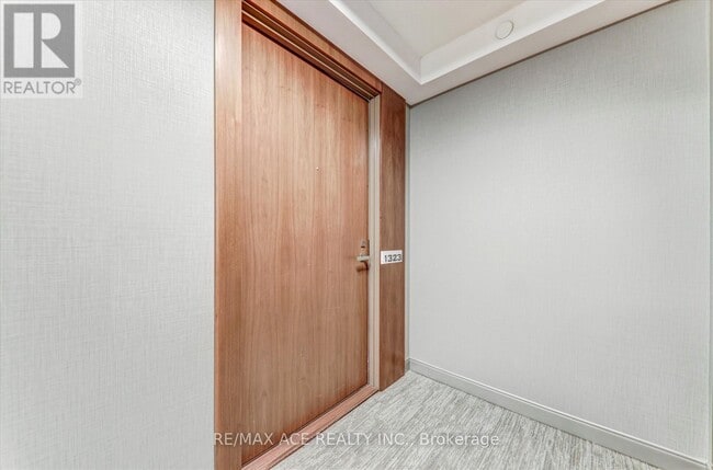 Photo - 275 Village Green Square Unité 1323