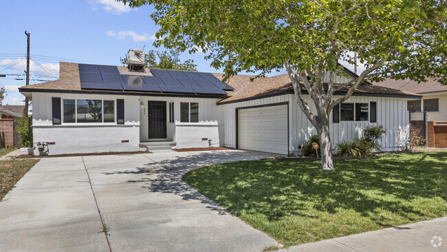Building Photo - 809 W Ave J 10 Rental