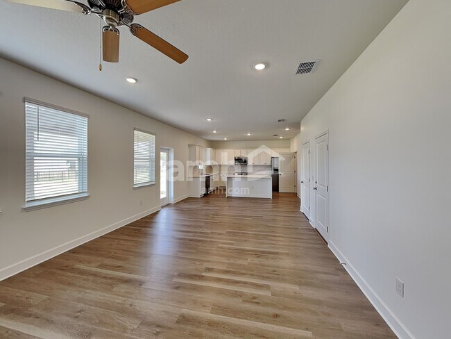 Photo - 2916 20th Ave W