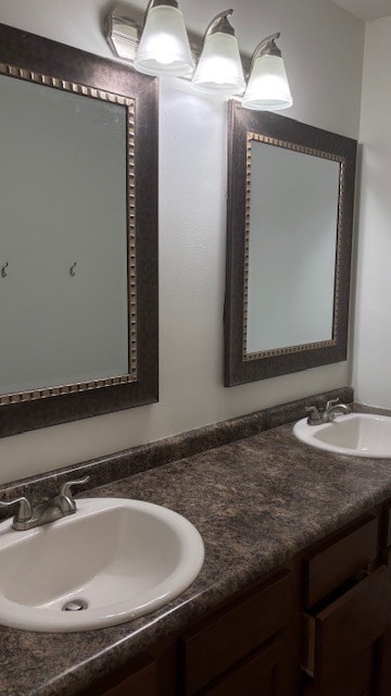 Double vanity - 2213 Emery Ln