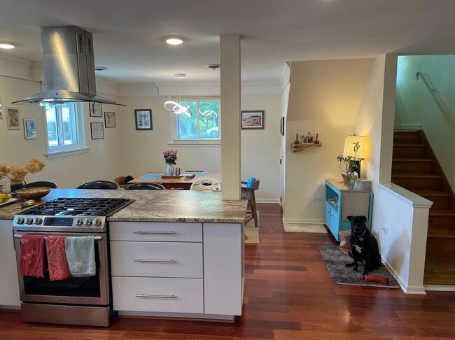 Photo - 625 Davis Ave