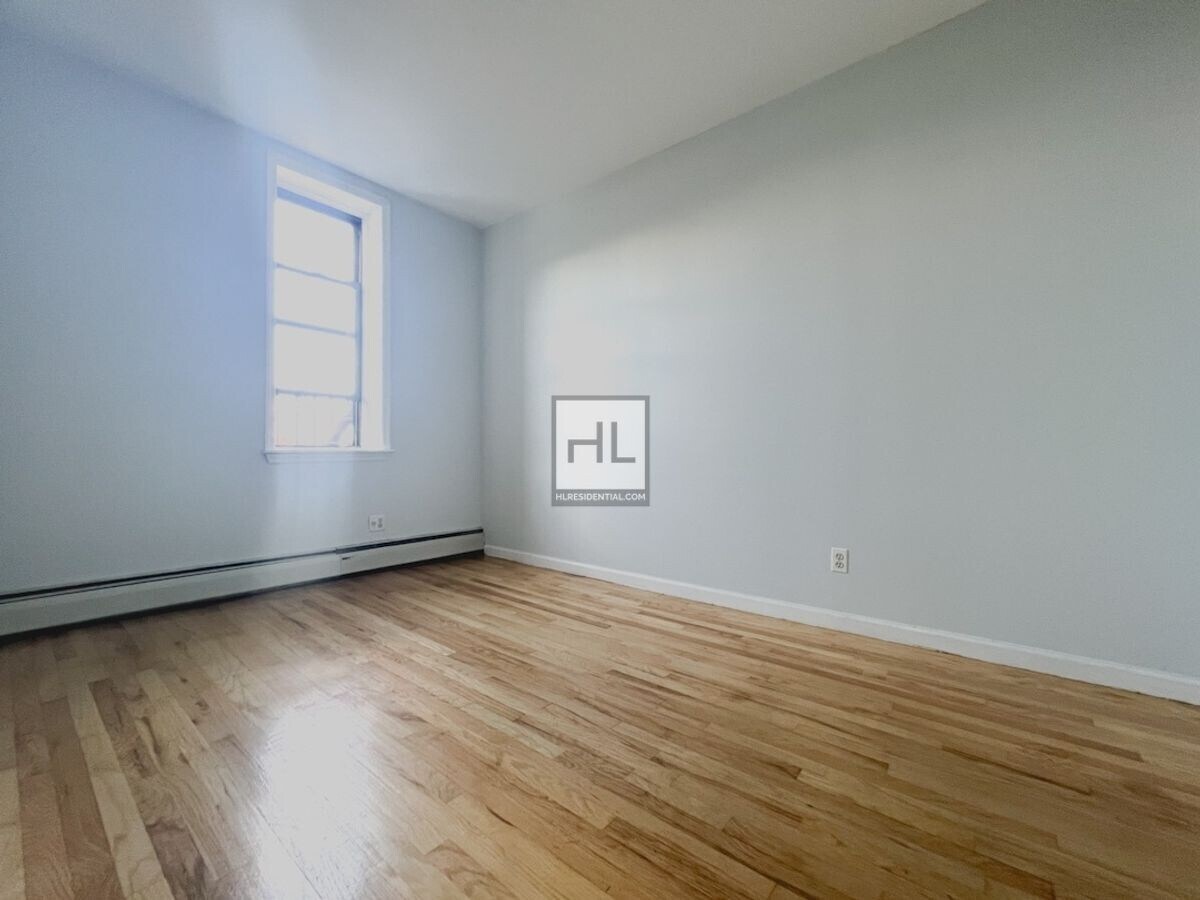 Photo - 36 AVENUE Unit 1C