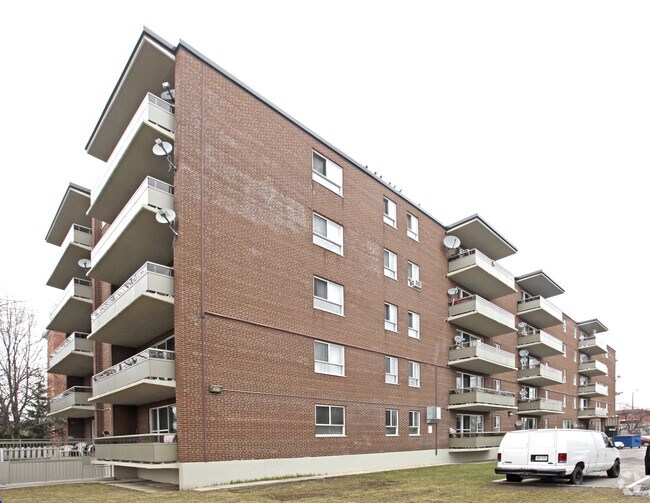 Building Photo - 2740 Jane St