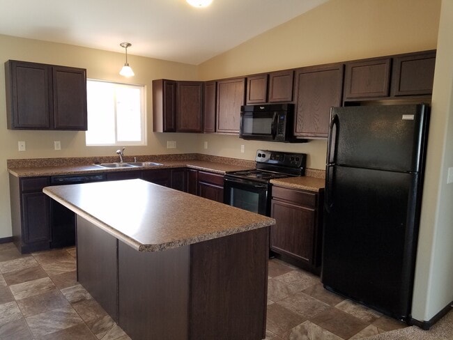 Photo - 4 BEDROOM | 3 BATH | TOWNHOME | GARAGE | WEST SIDE