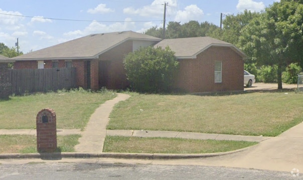Building Photo - 3008 Flask Dr Rental