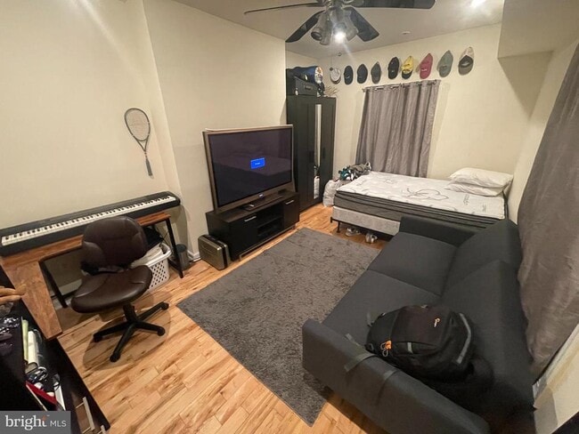 Photo - 3212 Winter St