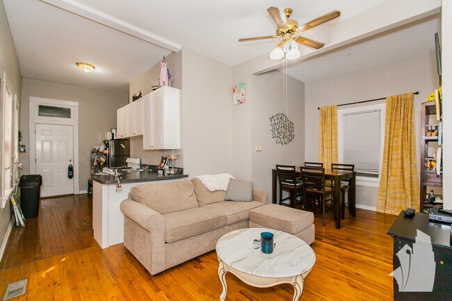 Building Photo - 1016 W Fry St Unit 1R Rental