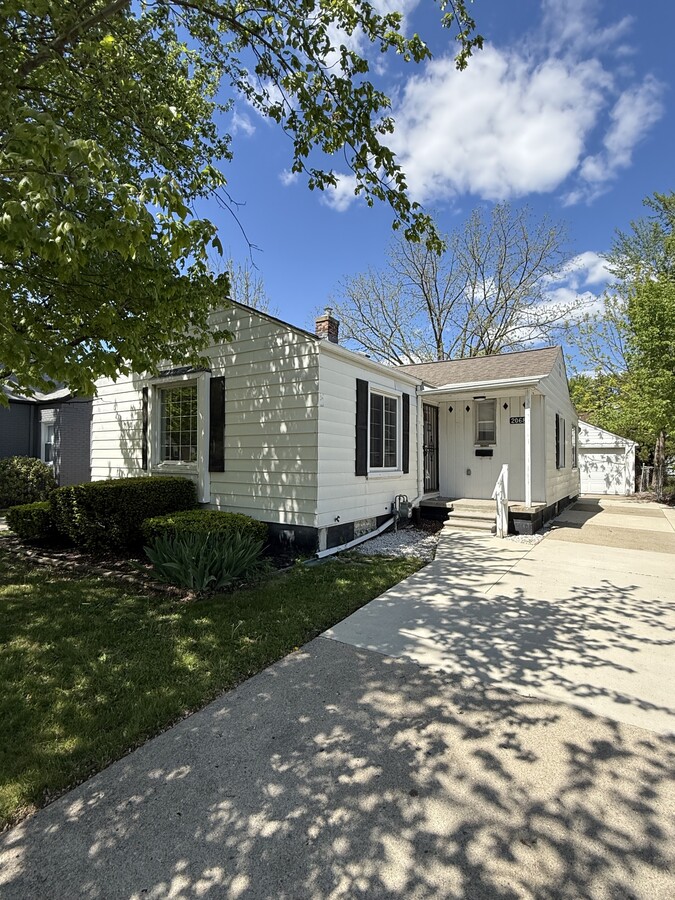 Photo - 20681 Kingsville St