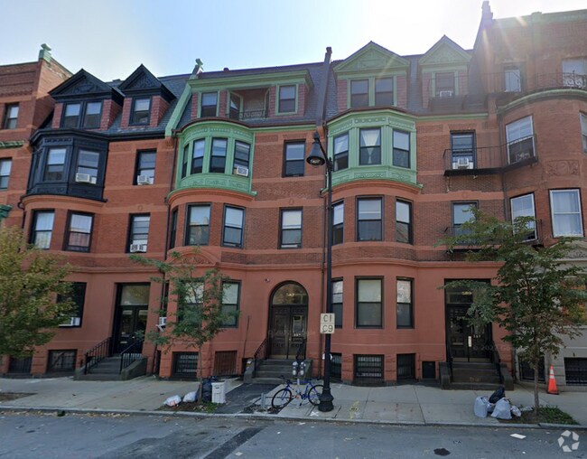 Building Photo - 465 Beacon St Unit 4 Rental