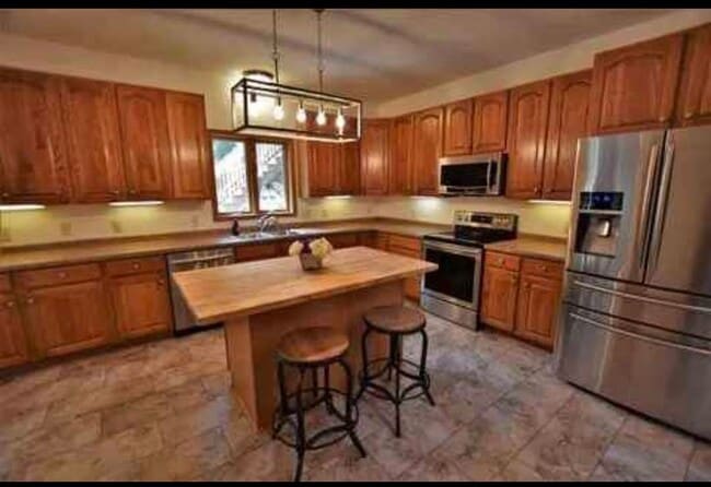 Photo - 969 Riverside Dr