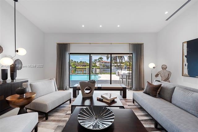 Photo - 540 Reinante Ave