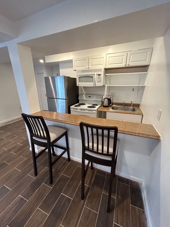 Photo - Super Cute BSMT "Studio" Apartment = All Utilities included