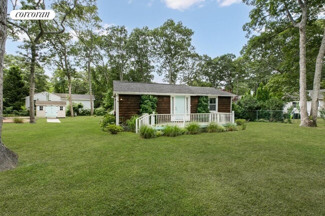 Building Photo - 61 Squires Ave Rental