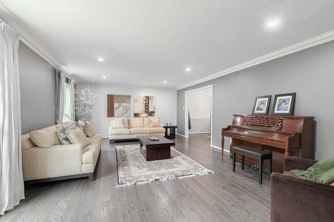 Photo - 820 Ridge Dr