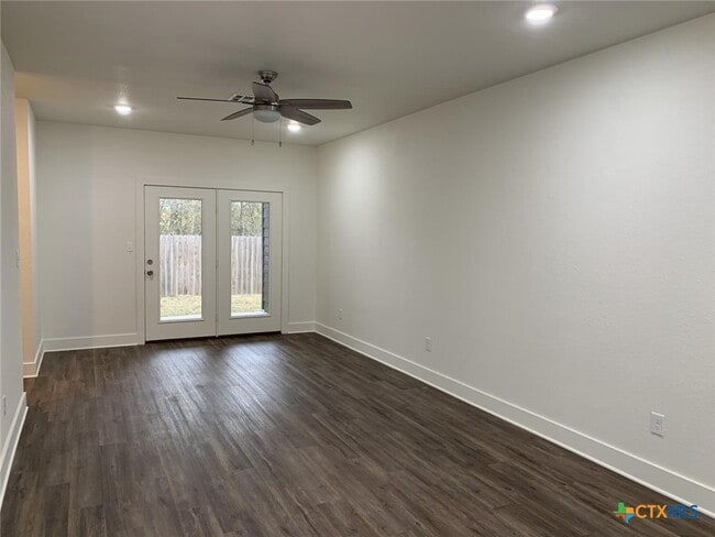 Photo - 1862 Royal Loop