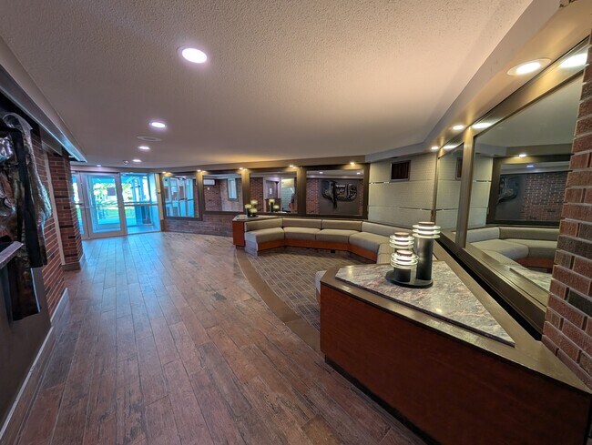 Photo - 20 Chesterton Dr