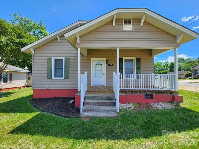 Building Photo - 127 Poplar St