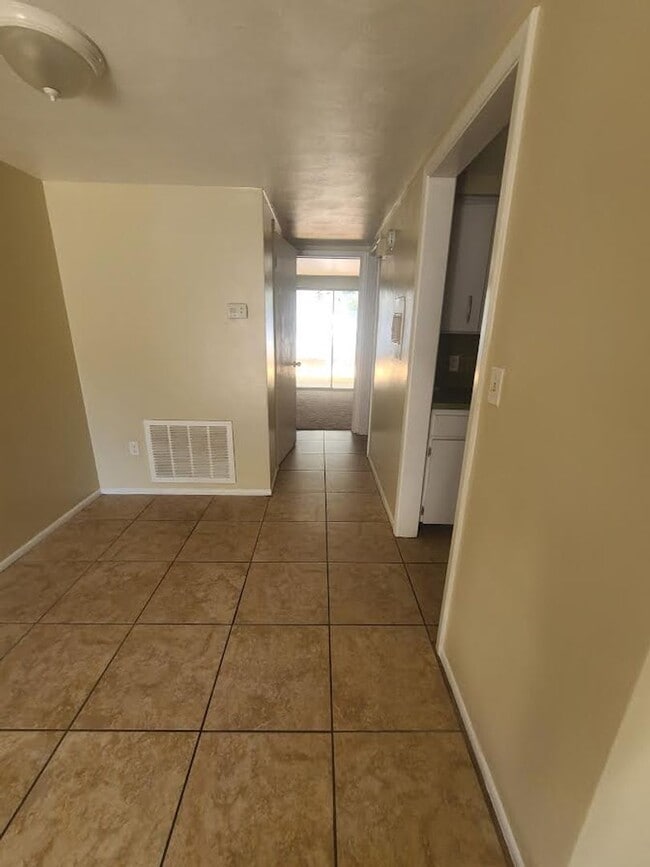 Photo - Arthur Avenue 6039-6043 Unit 6041