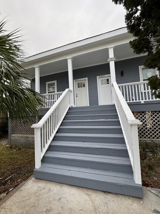 Front entrance - 2127 Avenue O (Galveston, TX)