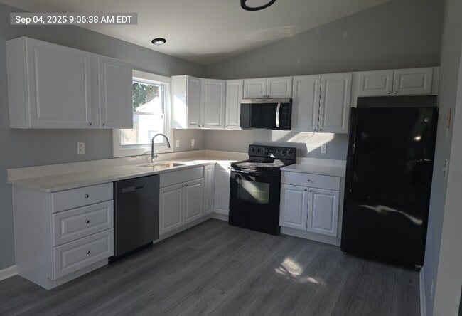 Photo - 7730 Meadow Rd