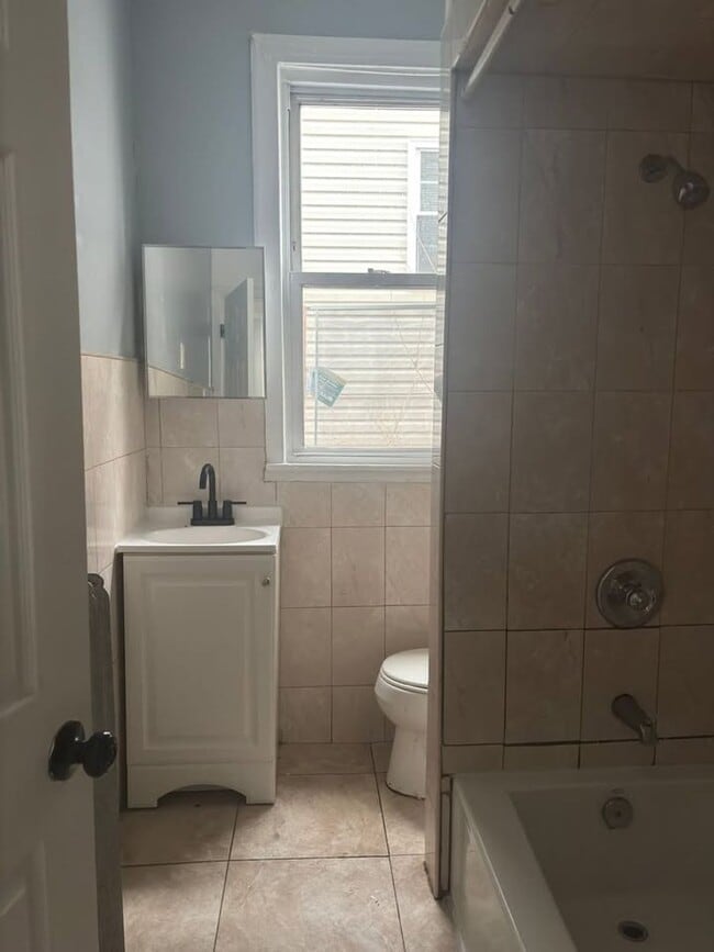 Photo - 319 Irvine Turner Blvd Unidad 1