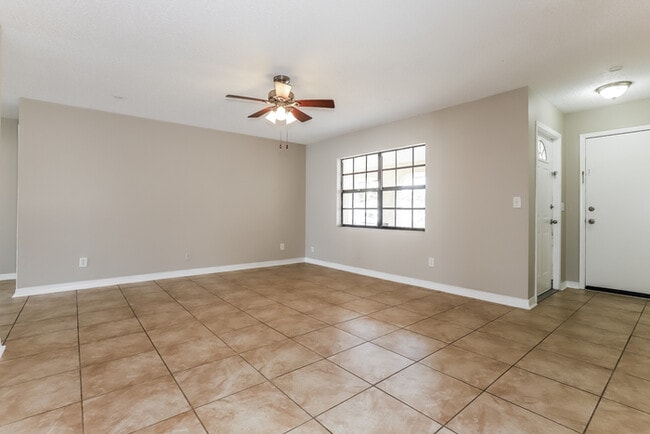 Photo - 1901 Derbywood Dr