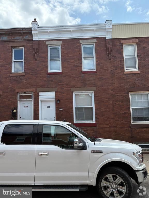 Building Photo - 638 W Russell St Rental