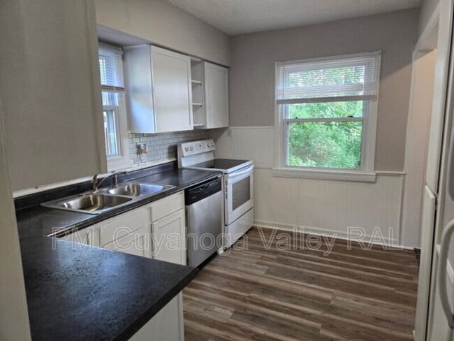 Photo - 2357 Suncrest Dr House