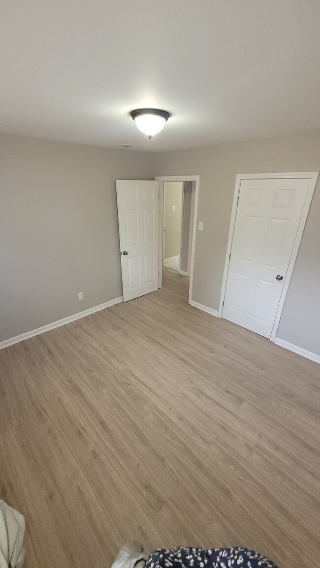 Photo - 293 Charter Ave