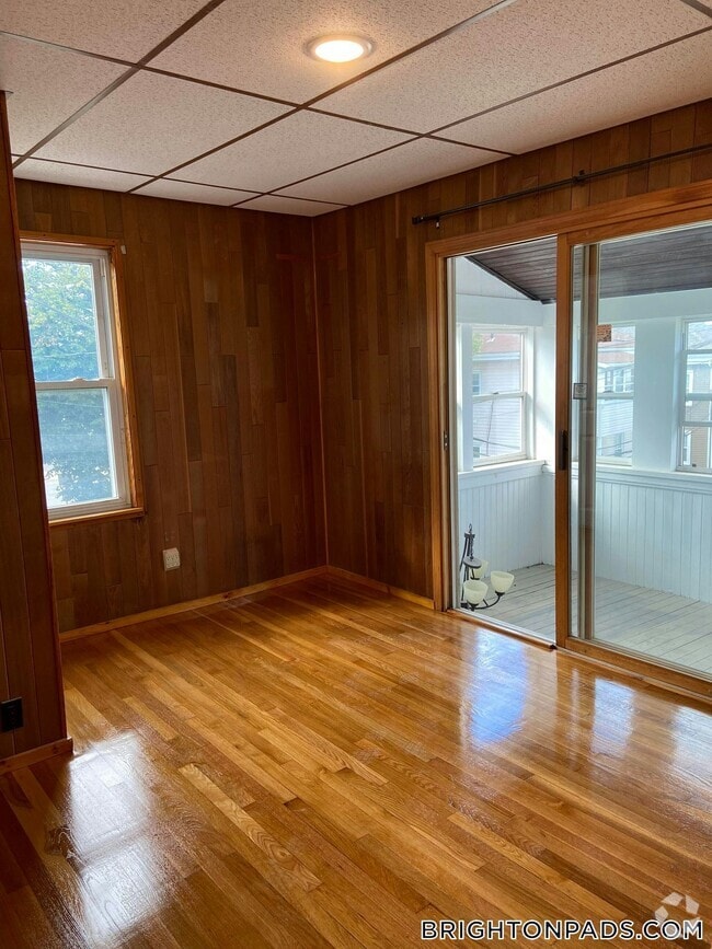 Building Photo - 7 Elmira St Rental