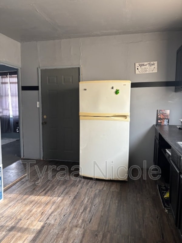 Photo - 7526 Wykes St