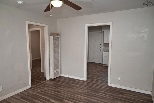 Photo - 600 E 1st St