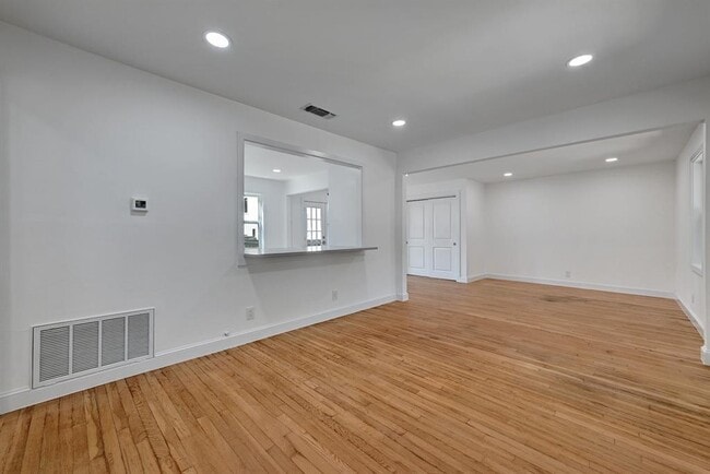 Photo - 203 Nelray Blvd