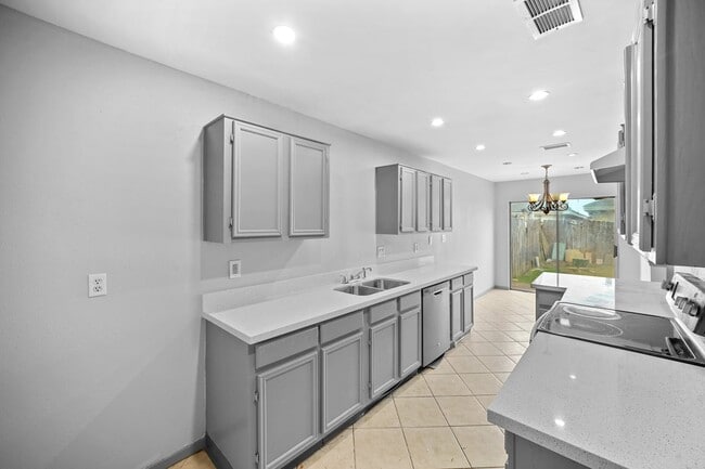 Photo - 6214 Gladewell Dr