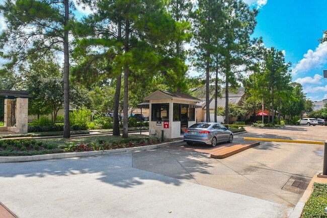 Building Photo - 12625 Memorial Dr Unit 65 Rental